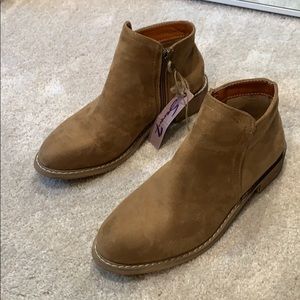 Seven Booties size 8